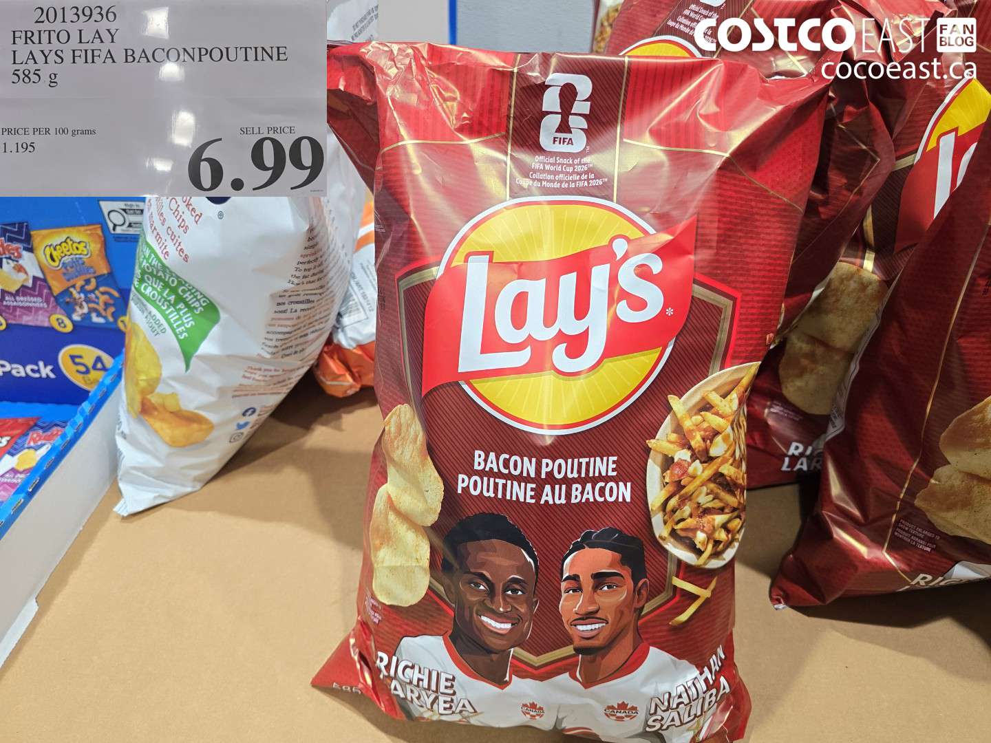 2013936 FRITO LAY LAYS FIFA BACONPOUTINE 585 G $6.99