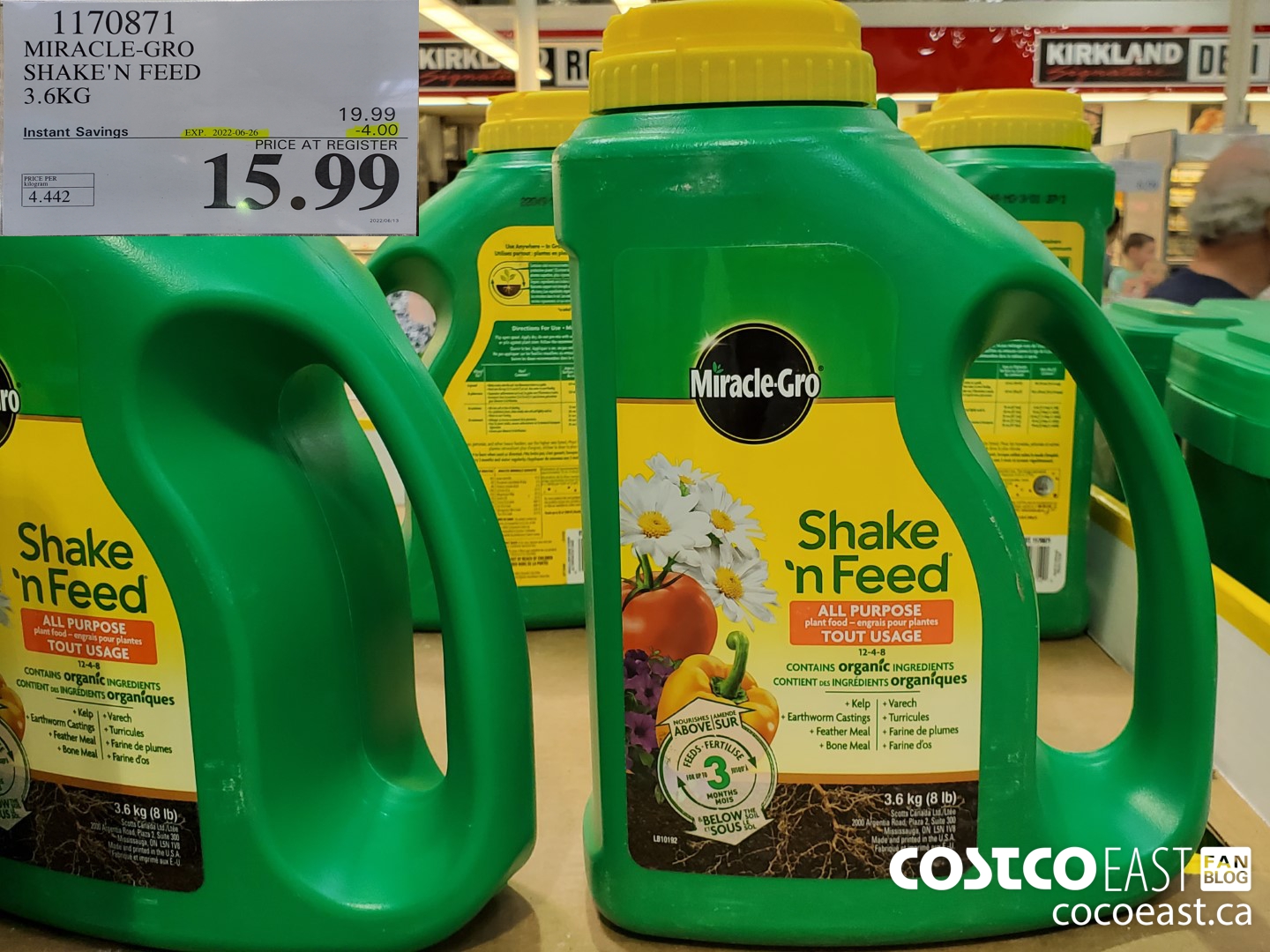 1170871 MIRACLE GRO SHAKE N FEED 3 6KG 4 00 INSTANT SAVINGS EXPIRES ON